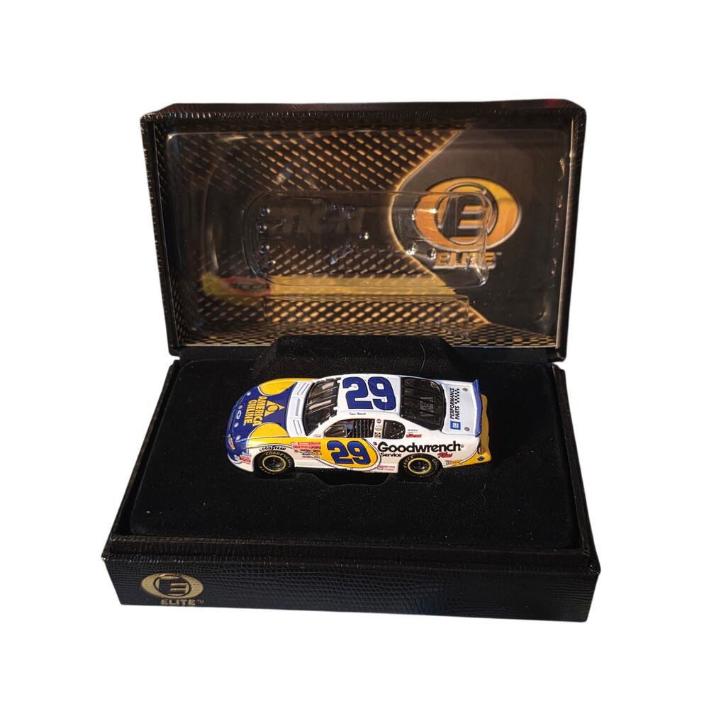 Kevin Harvick #29 GM Goodwrench AOL 2001 Monte Carlo RCCA Elite 1:64 Nascar
